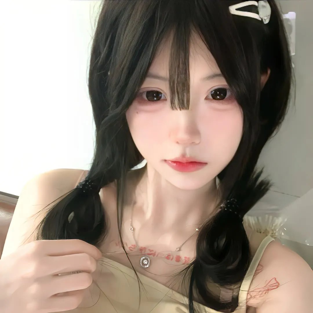 年轻女孩爱过来